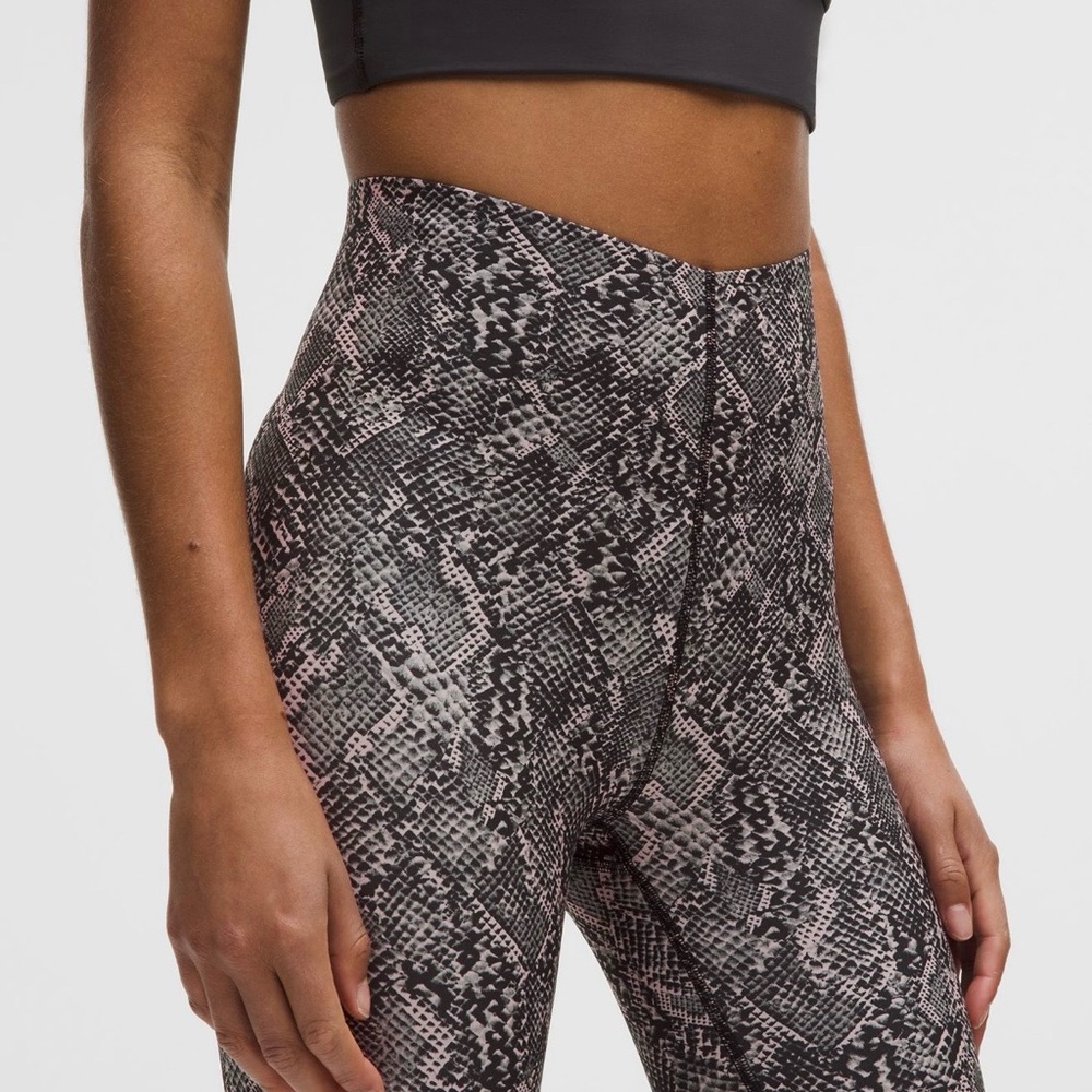 Lululemon Glow Up Super-High Rise Leggings - Snake Structure Gray Multi Size 4